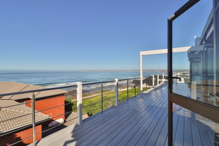 8 Bedroom Property for Sale in Reebok Western Cape